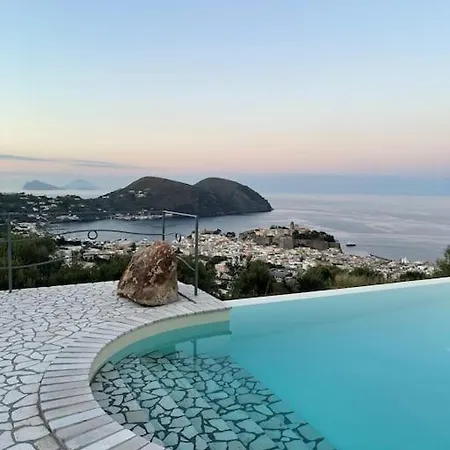 Serena Lipari Vila Marina (Lipari)